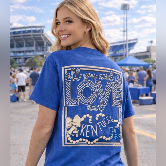 Gildan Tops - Kentucky Wildcats "Love Kentucky" T-Shirt Size M